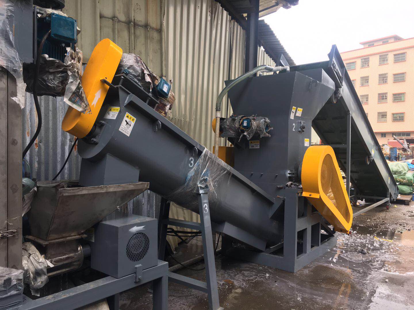 【危廢醫(yī)療塑料破碎清洗線廠家供應硅橡膠分選機東莞重源塑料機械】